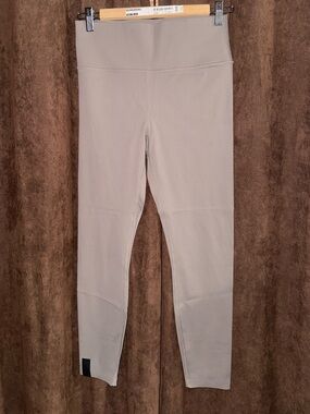 UNRL Neutral Seamless Light Grey Leggings - S